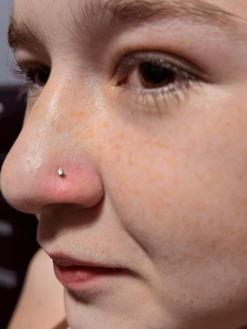 Trabalho de piercing do estúdio Paulinho Tattoo